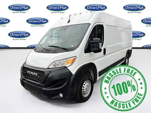 Used 2025 RAM ProMaster 2500 w/ Convenience Group FWD image 3