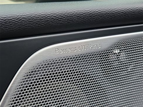 Used 2023 Volvo XC60 B6 Ultimate w/ Protection Package Premier image 20