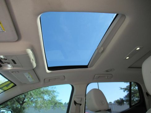 Used 2021 GMC Acadia Denali w/ Denali Technology Package FWD image 17