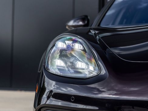 Certified 2022 Porsche Panamera Platinum Edition image 19