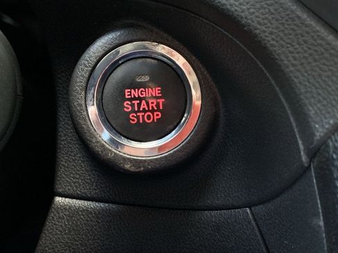 Used 2022 Subaru Ascent Limited image 22