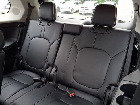 Used 2023 Honda Pilot Elite image 9