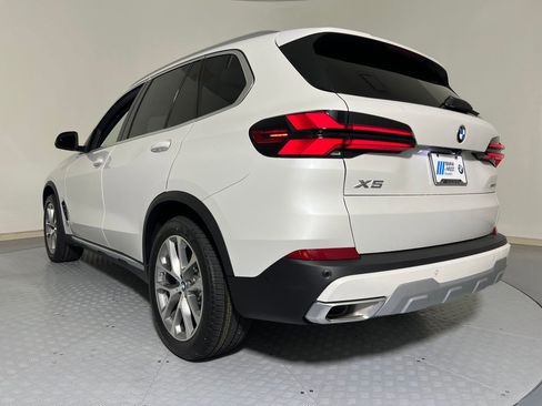 Used 2026 BMW X5 sDrive40i w/ Premium Package RWD image 3