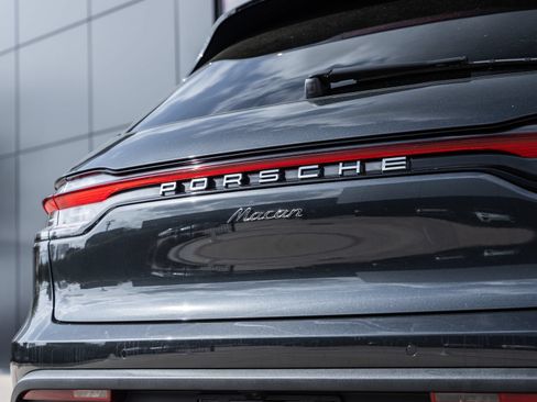 Certified 2026 Porsche Macan AWD/4WD image 15