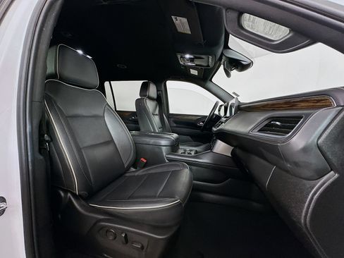 Used 2024 Chevrolet Suburban Premier AWD/4WD image 31