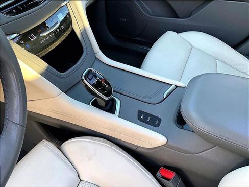 Used 2017 Cadillac XT5 Premium Luxury image 15