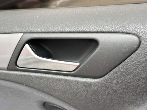 Used 2012 Volkswagen Golf 4-Door FWD image 22