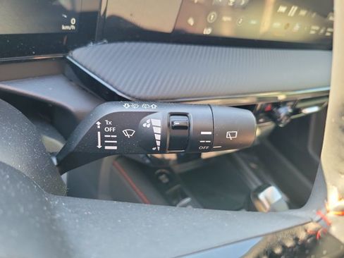 Used 2025 Nissan Kicks SR AWD/4WD image 26