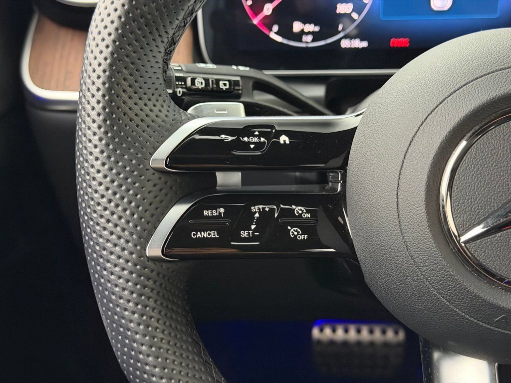 Used 2025 Mercedes-Benz GLC 300 4MATIC image 19