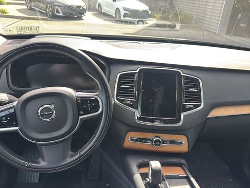 Used 2022 Volvo XC90 T8 Inscription Expression w/ Advanced Package image 9