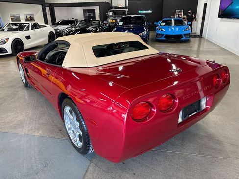 Used 2004 Chevrolet Corvette Convertible w/ Preferred Equipment Group image 12