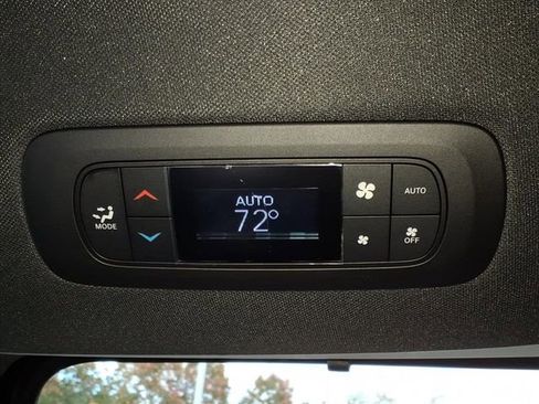 New 2026 Chrysler Pacifica Select image 14