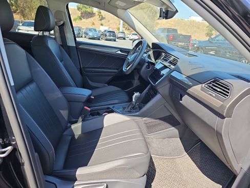 Used 2023 Volkswagen Tiguan SE w/ Panoramic Sunroof Package FWD image 13