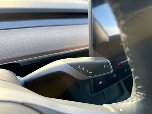 Used 2022 Tesla Model 3 image 17