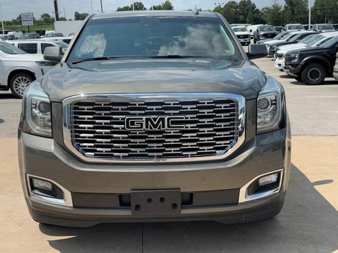 Used 2018 GMC Yukon Denali w/ Denali Ultimate Package AWD/4WD image 9