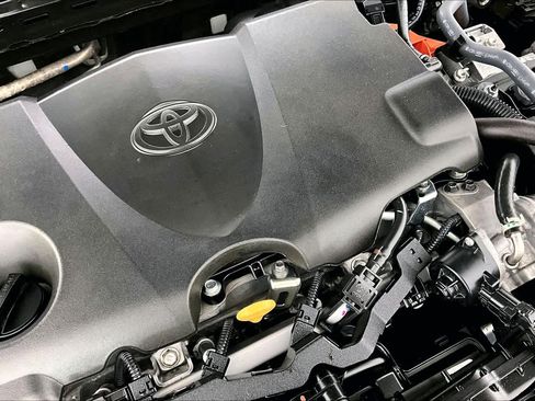 Used 2025 Toyota Camry SE w/ Convenience Package image 32