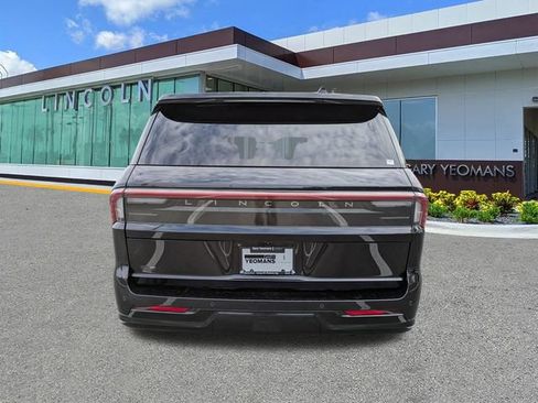 New 2026 Lincoln Navigator Reserve AWD/4WD image 5