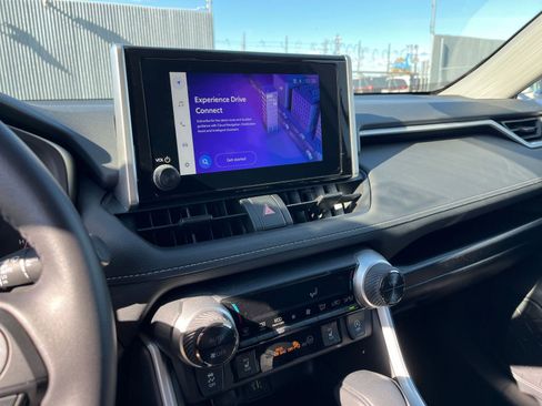 Used 2025 Toyota RAV4 XLE image 21