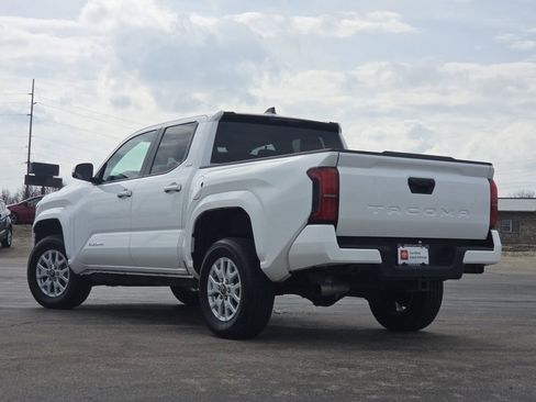 Used 2024 Toyota Tacoma SR5 RWD image 19
