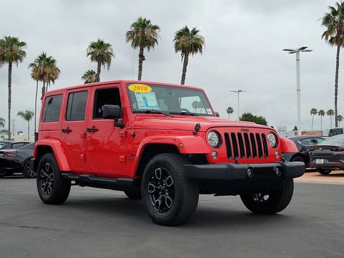 Used 2018 Jeep Wrangler Unlimited Sahara AWD/4WD image 33