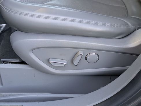 Used 2021 Lincoln Nautilus Reserve image 13