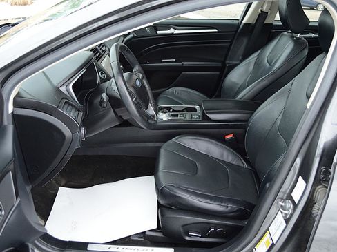 Used 2020 Ford Fusion Titanium image 13