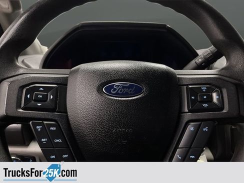 Used 2015 Ford F150 XLT image 14