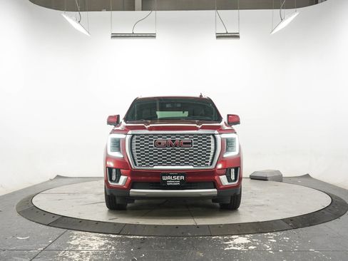 Used 2021 GMC Yukon Denali AWD/4WD image 9