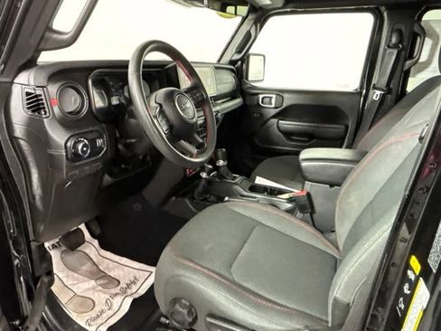 Used 2024 Jeep Wrangler Unlimited Rubicon w/ Technology Group AWD/4WD image 19