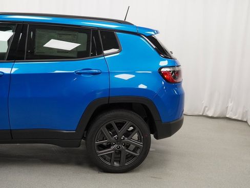 New 2026 Jeep Compass Latitude image 16