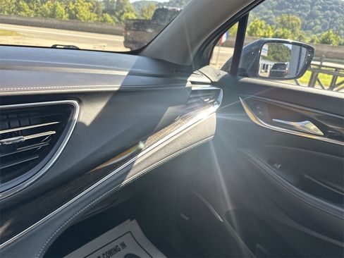 Used 2021 Buick Enclave Avenir w/ Avenir Technology Package image 25