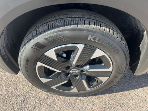 Used 2025 Nissan Kicks SV image 30