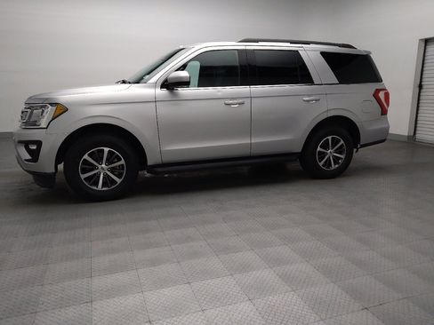Used 2019 Ford Expedition XLT RWD image 2