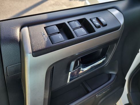 Used 2021 Toyota 4Runner Limited AWD/4WD image 19
