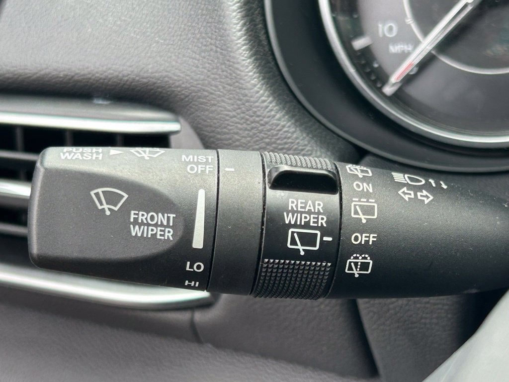 Used 2023 Maserati Levante GT AWD/4WD image 25