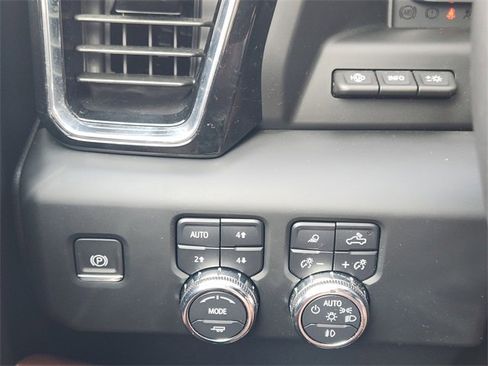 Used 2024 GMC Sierra 2500 Denali Ultimate w/ Max Trailering Package image 23