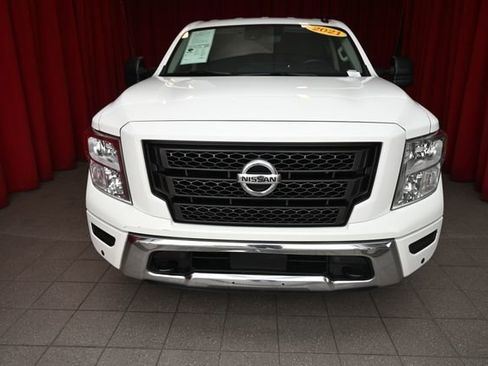 Used 2021 Nissan Titan SV w/ SV Convenience Package image 12
