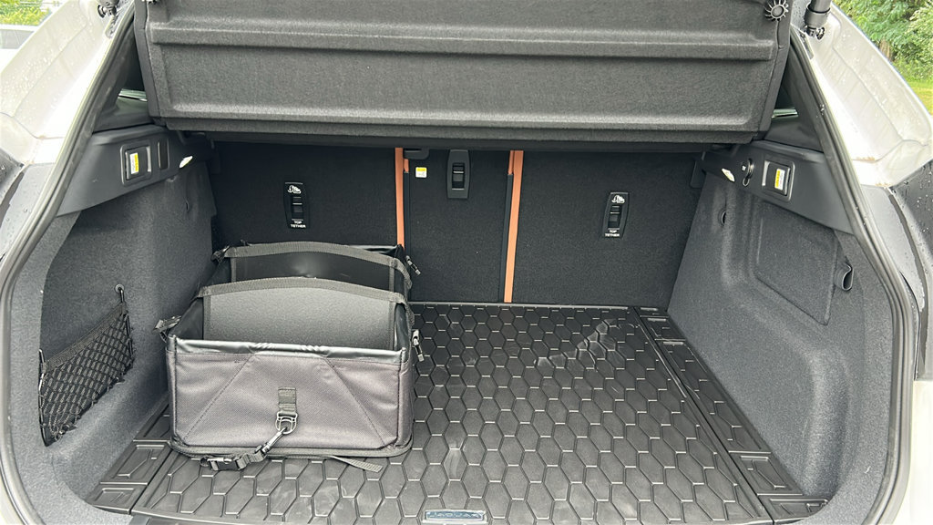 New 2026 Jaguar F-PACE R-Dynamic S AWD/4WD image 26