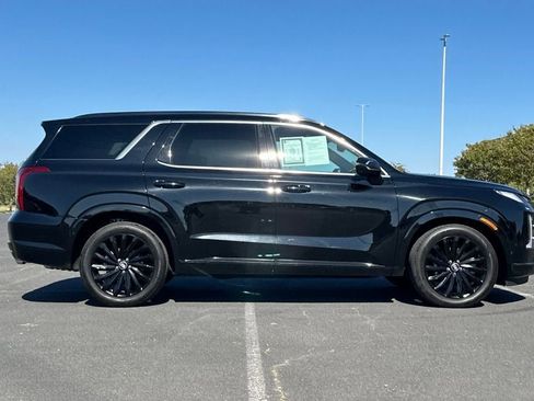 Used 2025 Hyundai Palisade Calligraphy image 3