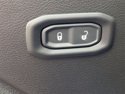 New 2025 Jeep Gladiator Sport image 11