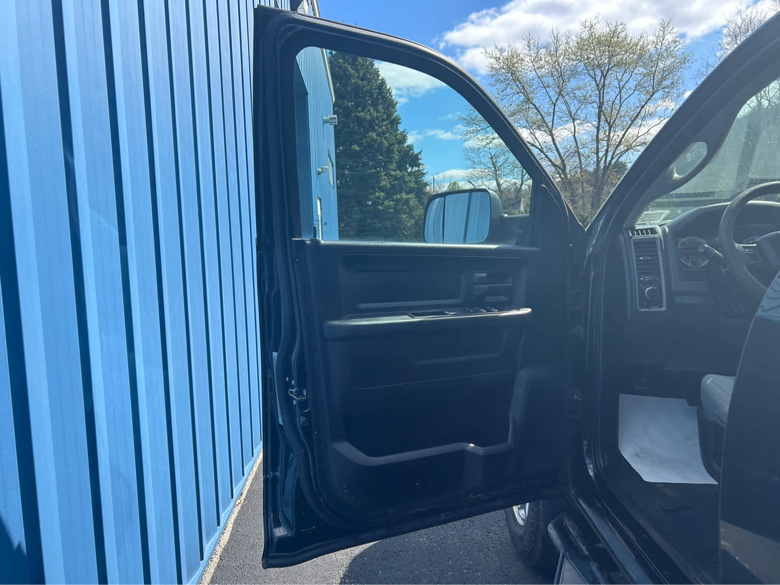 Used 2018 RAM 2500 Tradesman w/ Chrome Appearance Group AWD/4WD image 19