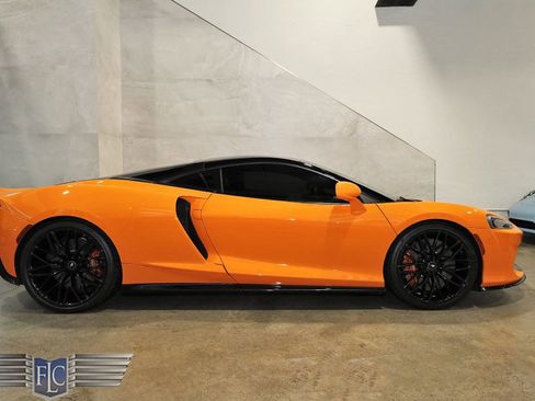 Used 2022 McLaren GT image 5