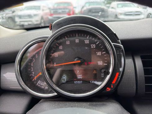 Used 2020 MINI Cooper 2-Door Hardtop FWD image 16