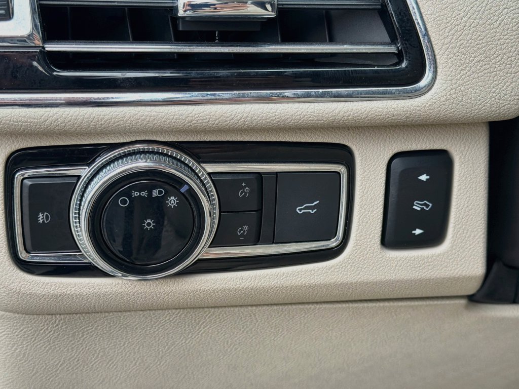 Used 2020 Lincoln Navigator L Reserve w/ Luxury Package AWD/4WD image 38