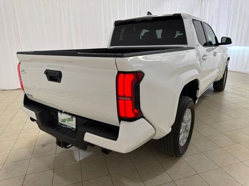 Used 2025 Toyota Tacoma SR5 AWD/4WD image 6