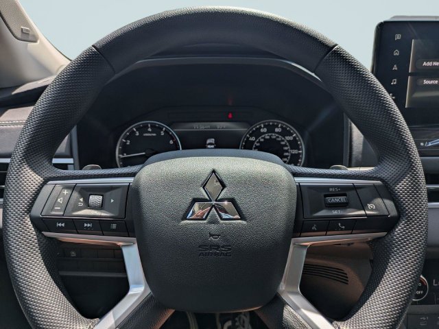 New 2026 Mitsubishi Outlander ES FWD image 27