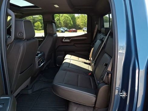 Used 2024 GMC Sierra 1500 Denali w/ Denali Reserve Package AWD/4WD image 10