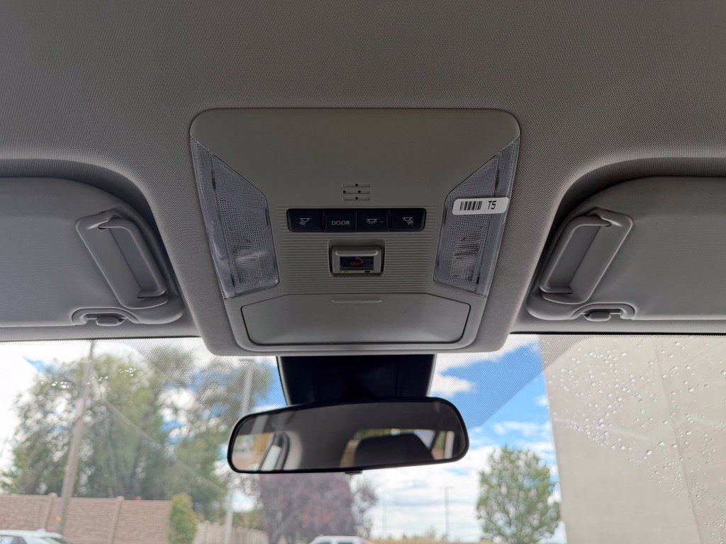 Used 2025 Toyota RAV4 XLE AWD/4WD image 20