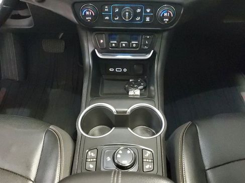 Used 2018 GMC Terrain SLT w/ Preferred Package AWD/4WD image 22