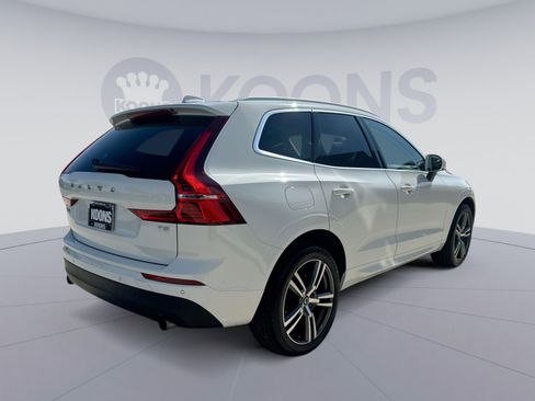Used 2021 Volvo XC60 T5 Momentum w/ Premium Package FWD image 7